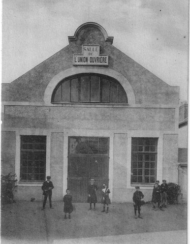Façade de la salle de l'Union Ouvrière, carte postale ancienne